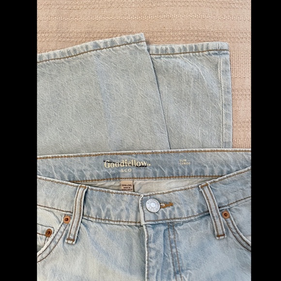 *LIKE NEW* GoodFellow Light Wash Slim Jeans - Picture 3 of 5